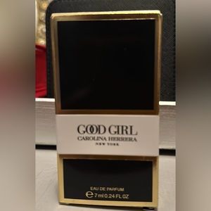 BNIB Caroline Herrara authentic!